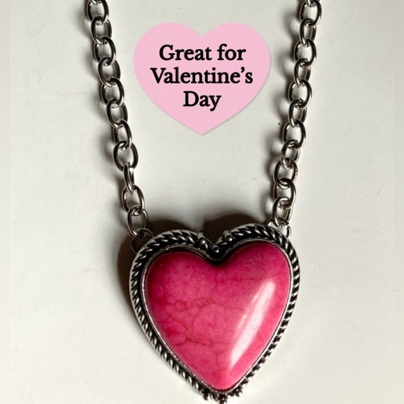 paparazzi Jewelry - NWT Oversized Pink Heart Necklace